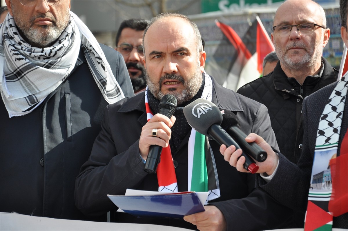 Kütahya’da, İsrail'in Gazze'ye yönelik saldırılarına karşı protesto düzenlendi. Sivil toplum...