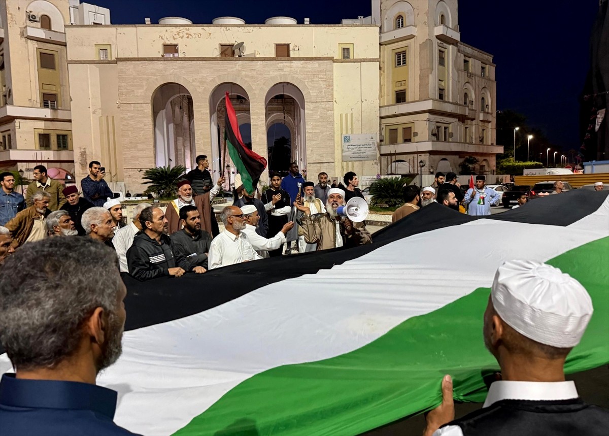 Libya'nın başkenti Trablus'taki sembolik meydan Cezayir Meydanı'nda Gazze'deki Filistinlilere...
