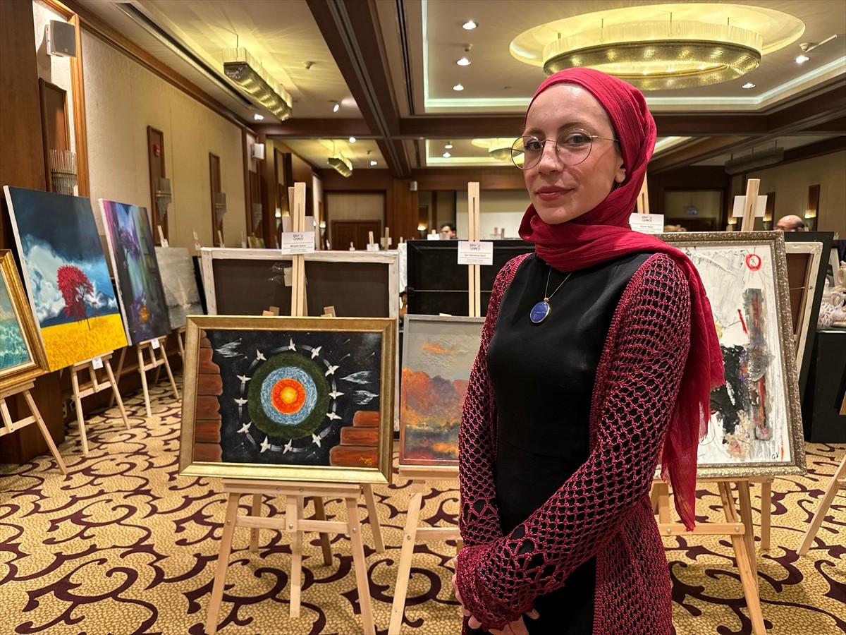 Luna Grande Art'ın görsel sanatlar sergisi "Pera Palas'ta Düşler", farklı disiplinlerden...