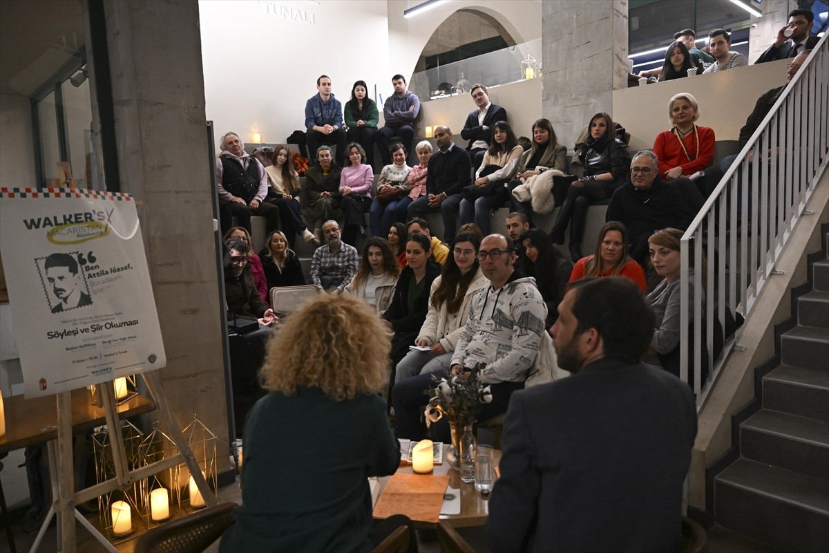 Macaristan'ın Ankara Büyükelçiliğince, Ankara'da bir kafede, Macar şair Attila Jozsef'in 120....