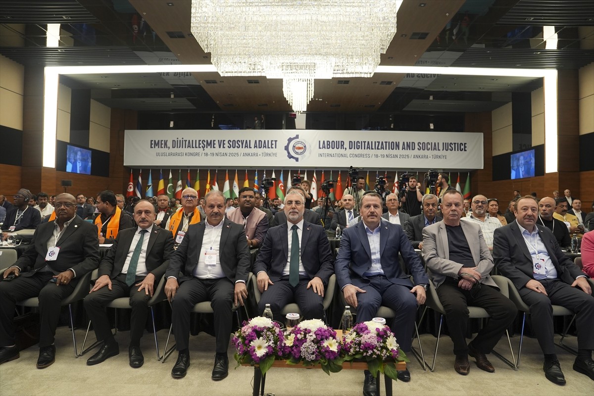 Memur-Sen'de "Emek, Dijitalleşme ve Sosyal Adalet Uluslararası Kongresi" düzenlendi. Kongreye...