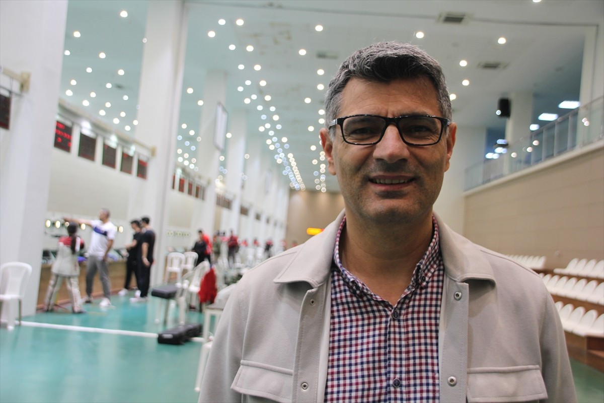 Mersin'de adlarını taşıyan tesiste düzenlenen Havalı Silahlar Türkiye Şampiyonası'na katılan milli...