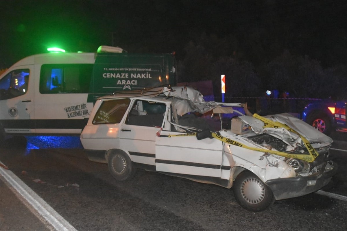 Mersin'in Bozyazı ilçesinde tır ile çarpışan otomobilin sürücüsü hayatını kaybetti.