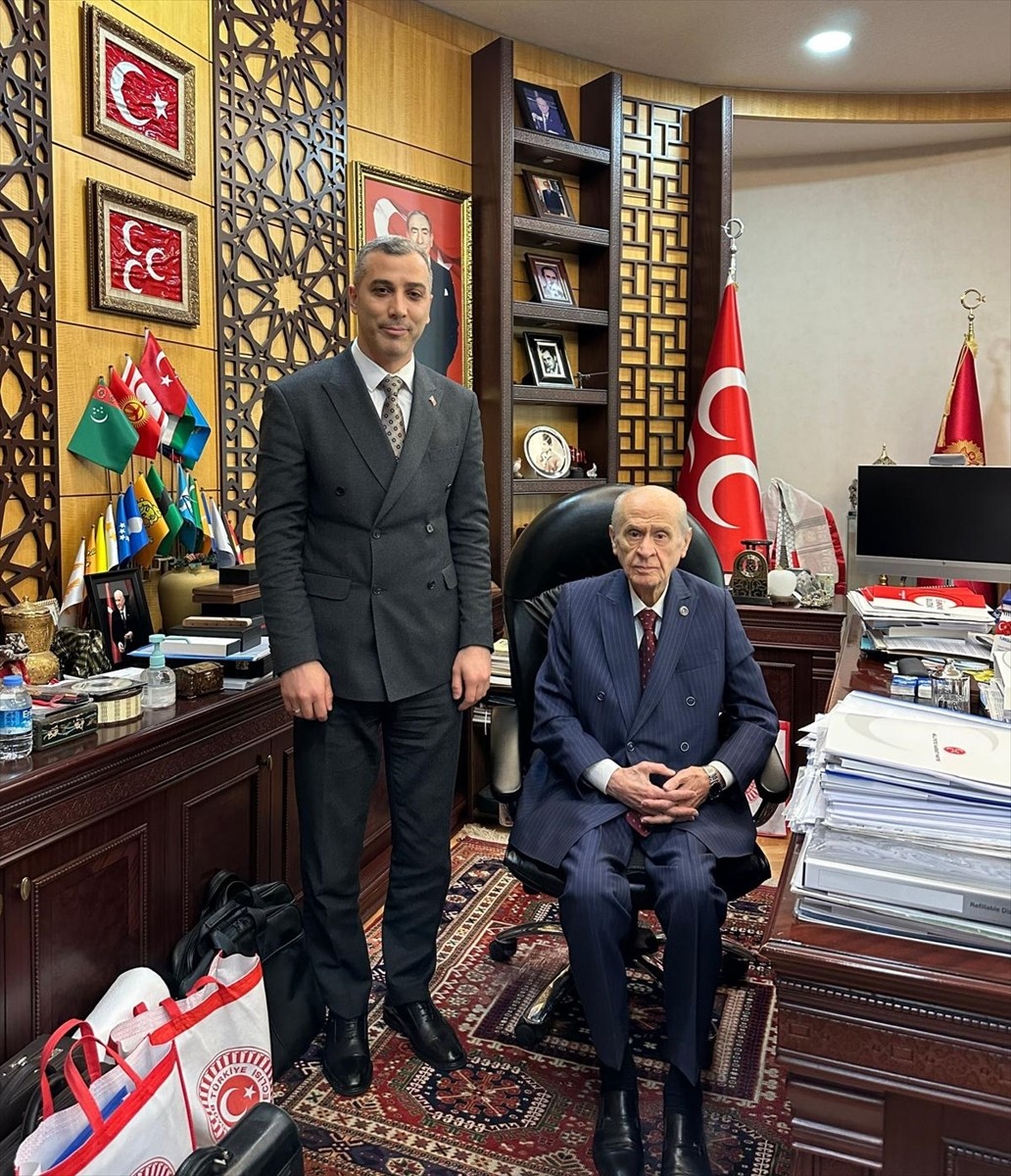 MHP Genel Başkanı Devlet Bahçeli, partisinin Siirt İl Başkanı Cengizhan Tükenmez'i kabul...