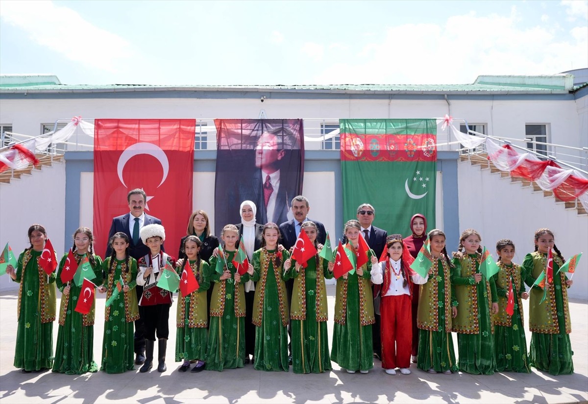 Milli Eğitim Bakanı Yusuf Tekin, Türkmenistan'daki temasları kapsamında Aşkabat Ortak Türkmen-Türk...