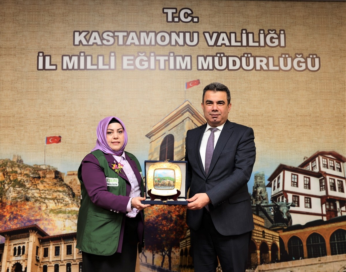 Milli Eğitim Bakanlığı ve Yeşilay Cemiyeti işbirliğinde bu yıl 13'üncüsü düzenlenen "Sağlıklı...