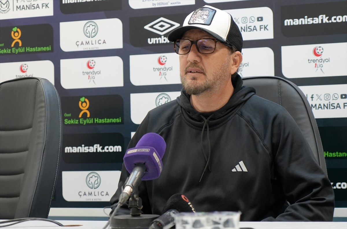 MKE Ankaragücü Teknik Direktörü Mesut Bakkal (fotoğrafta), Trendyol 1. Lig'in 35. haftasında 2-1...