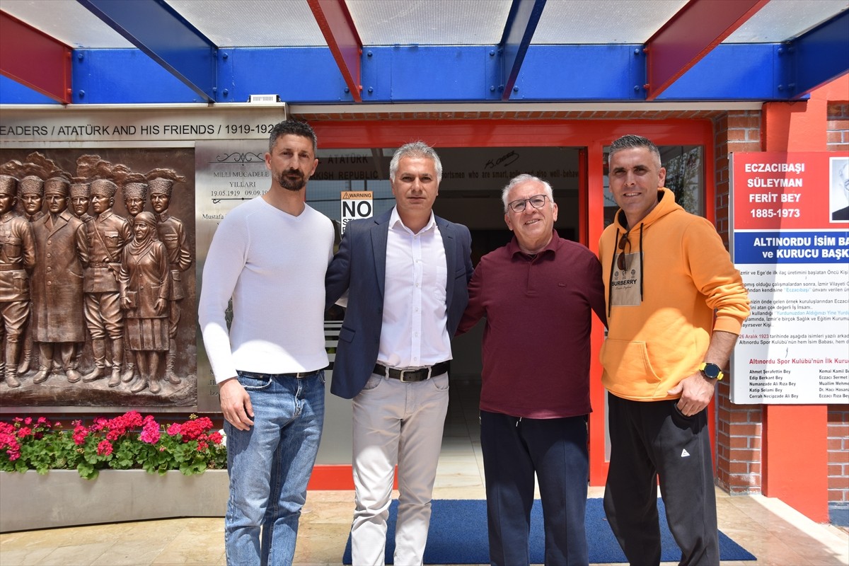 Nesine 2. Lig ekiplerinden Altınordu'da teknik direktörlüğe Namet Ateş (solda) getirildi....