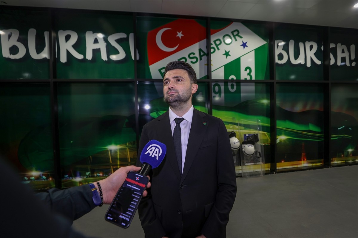 Nesine 3. Lig 1. Grup'ta şampiyonluğu geçen hafta garantileyen Bursaspor, evinde oynadığı ve 4-1...