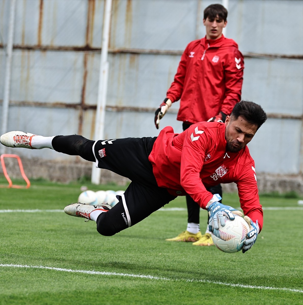 Net Global Sivasspor, Trendyol Süper Lig'in 31. haftasında evinde Fenerbahçe ile yapacağı maçın...
