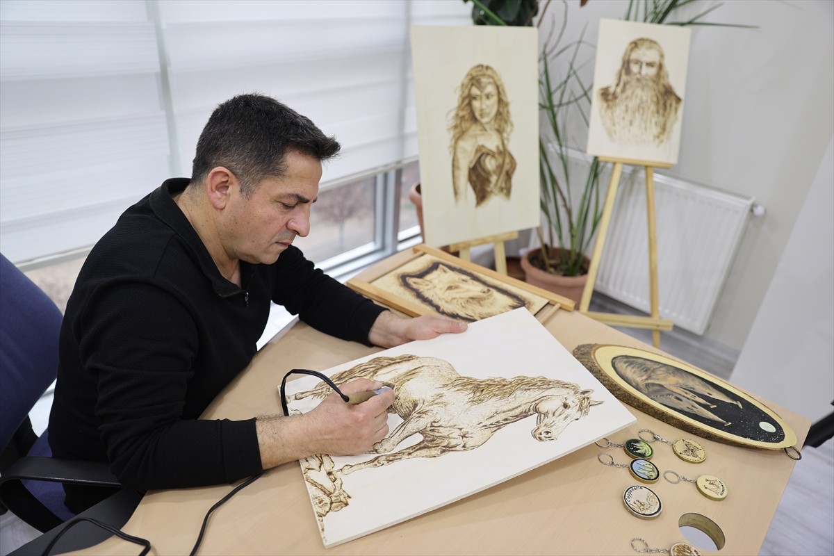 Nevşehir'de görev yapan 52 yaşındaki polis memuru Faruk Nafiz Kaşkaya, iş stresinden uzaklaşmak ve...