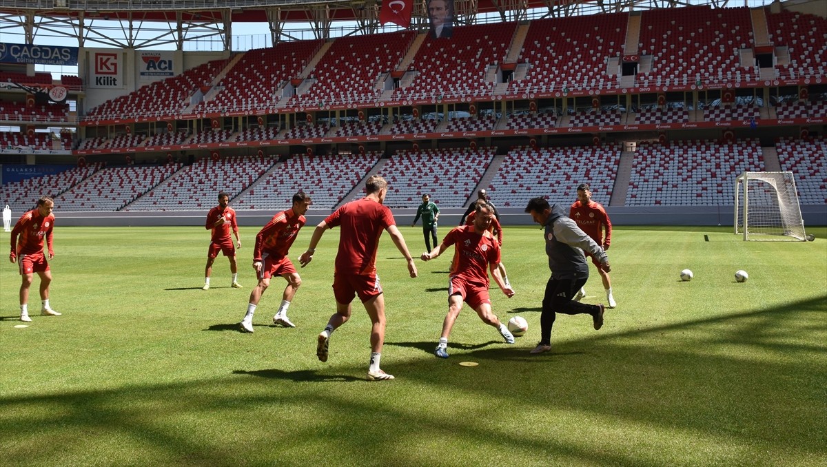 Onvo Antalyaspor, Trendyol Süper Lig'in 31. haftasında Sipay Bodrum FK ile deplasmanda yapacağı...