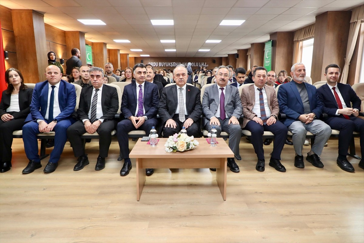 Ordu'da, Milli Eğitim Bakanlığı ve Yeşilay işbirliğinde düzenlenen "Sağlıklı Nesil, Sağlıklı...