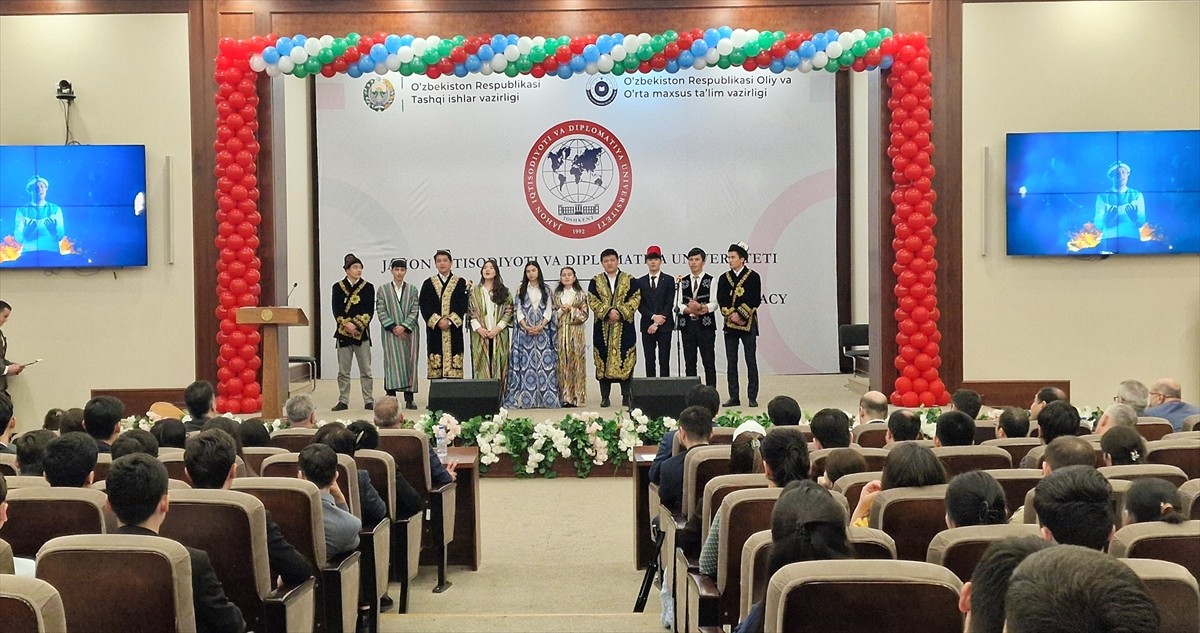 Özbekistan’daki Dünya Ekonomisi ve Diplomasi Üniversitesi’nde Türk Dili Bayramı etkinliği...