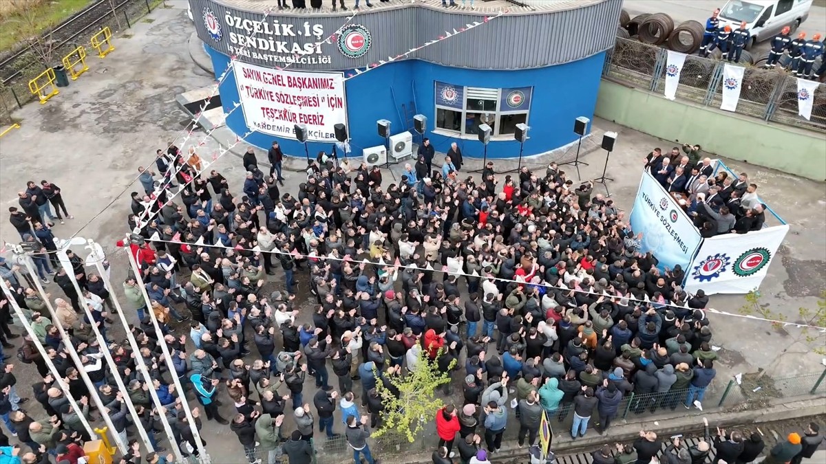 Özçelik-İş Sendikası Genel Başkanı Yunus Değirmenci, temaslarda bulunmak üzere geldiği Karabük'te...