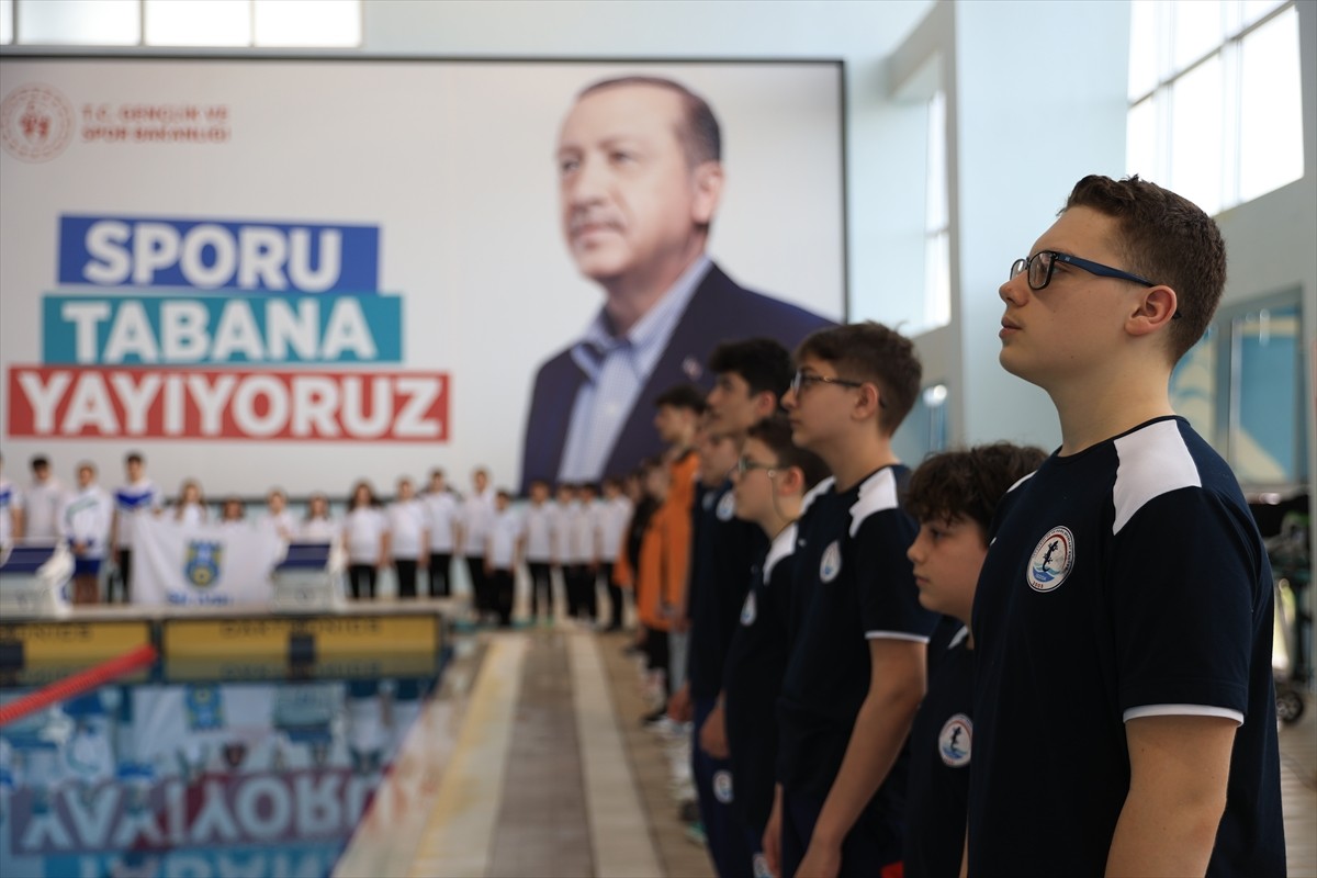 Paletli Yüzme Kulüplerarası Büyükler Türkiye Şampiyonası ve milli takım seçmeleri Edirne'de...