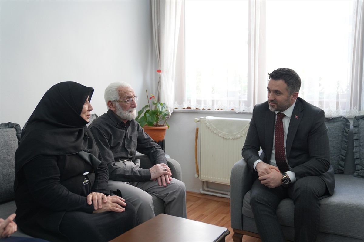 "2025 Aile Yılı" kapsamında başlatılan "Kırk Yıllık Hatır Bir Satır" projesi kapsamında İstanbul...