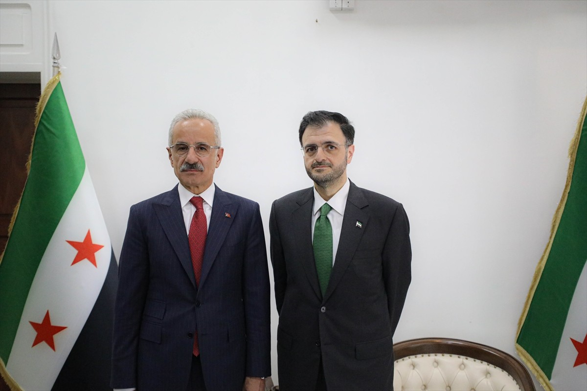 Resmi ziyaret kapsamında Suriye'ye gelen Ulaştırma ve Altyapı Bakanı Abdulkadir Uraloğlu ve...