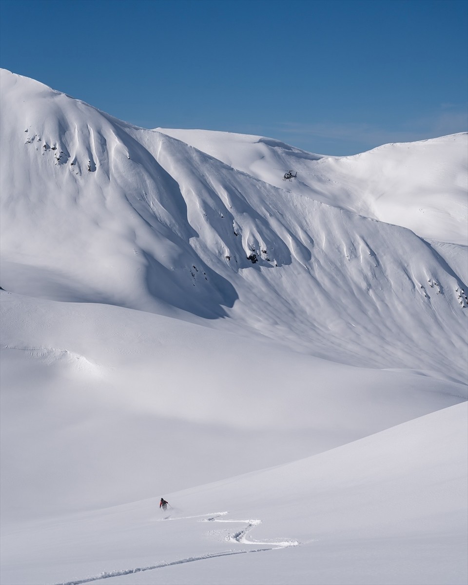 Rize'deki Kaçkar Dağları'nda "heliski" heyecanı sona erdi. Helikopterle dağın zirvesine bırakılan...