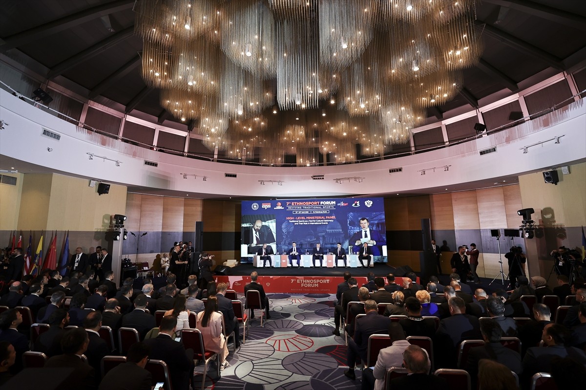 Rusya'nın St. Petersburg kentinde düzenlenen, Anadolu Ajansı'nın "Global İletişim Ortağı" 7....