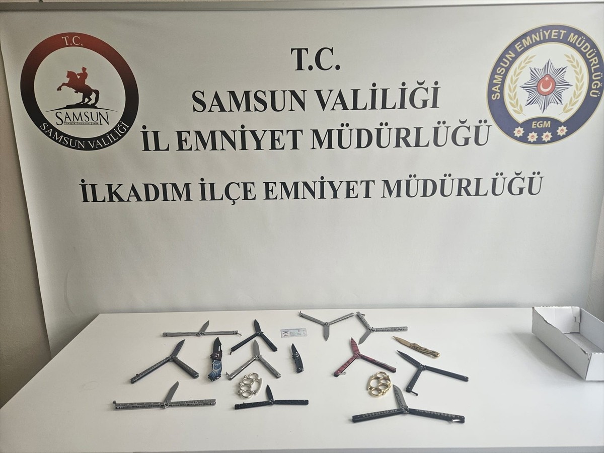 Samsun'un İlkadım ilçesinde üzerinde 13 bıçak ile 1 muşta bulunan kişi gözaltına alındı.