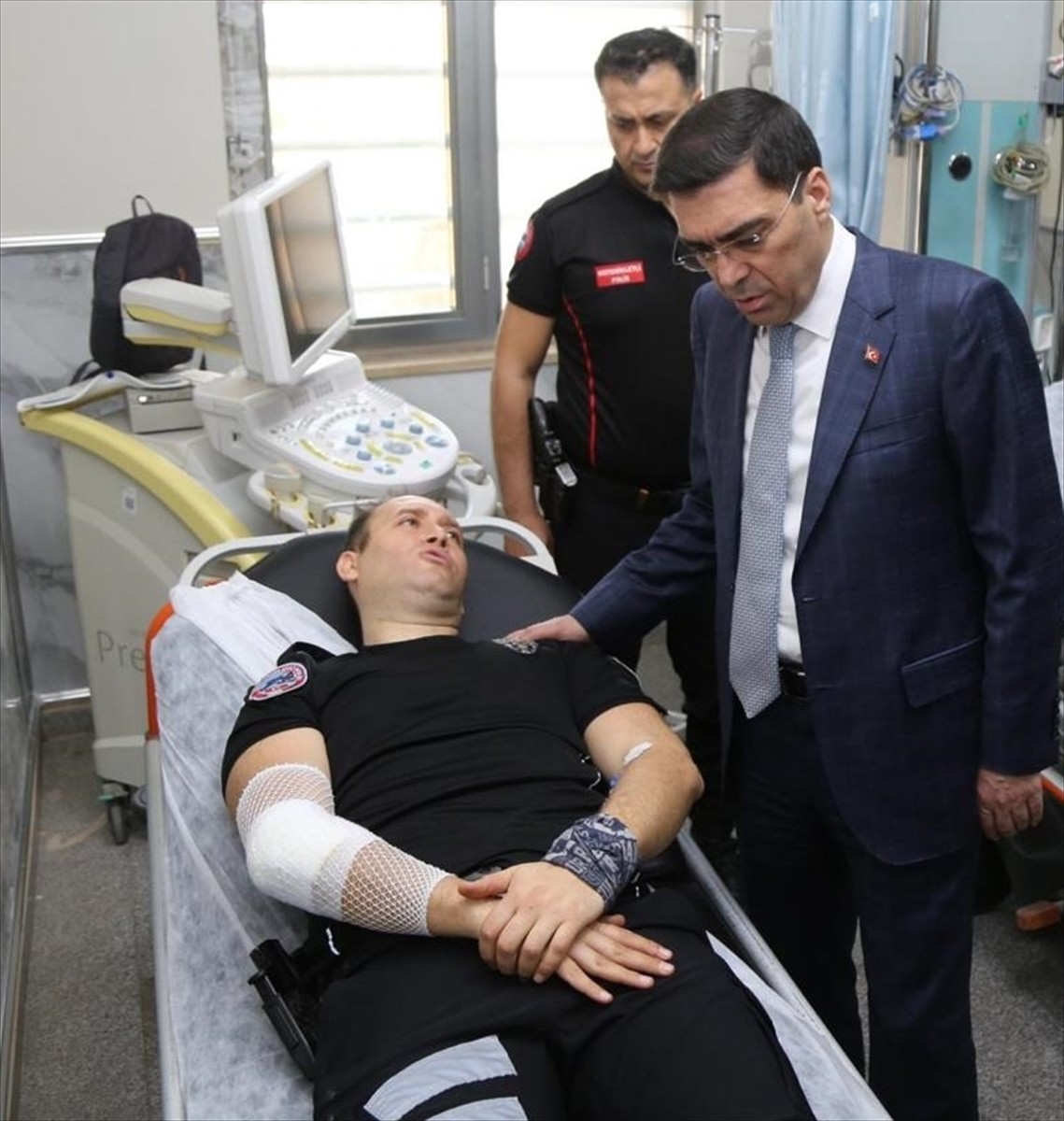 Şanlıurfa'da motosikletli Yunus Timlerinin otomobil ile çarpışması sonucu 4 polis memuru...