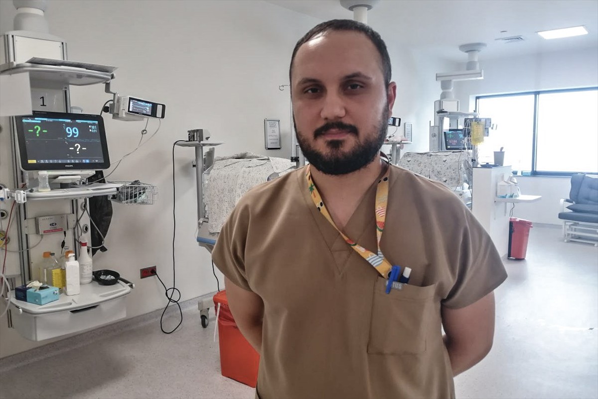 Silivri açıklarında meydana gelen 6,2 büyüklüğündeki deprem sırasında Başakşehir Çam ve Sakura...