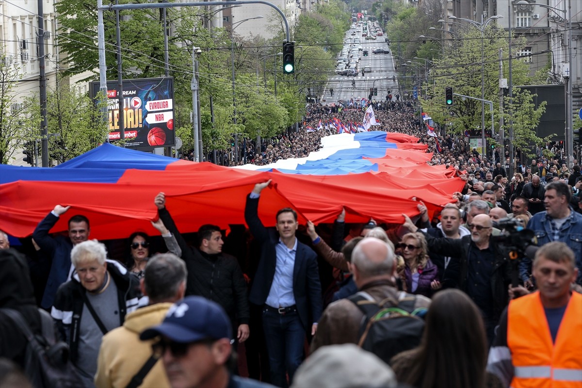 Sırbistan'ın başkenti Belgrad'da ülkenin gelişim ve refahına dikkati çekmek için "Sırbistan'ı...