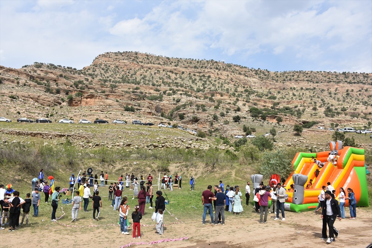Şırnak'ta Valilik ve Güçlükonak Kaymakamlığınca düzenlenen, "2. Güçlükonak Doğa, Kültür ve Su...