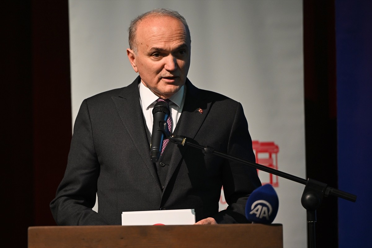 Sosyal psikolog, düşünür ve yazar Prof. Dr. Erol Güngör, vefatının 42. yılında Düzce'de isminin...