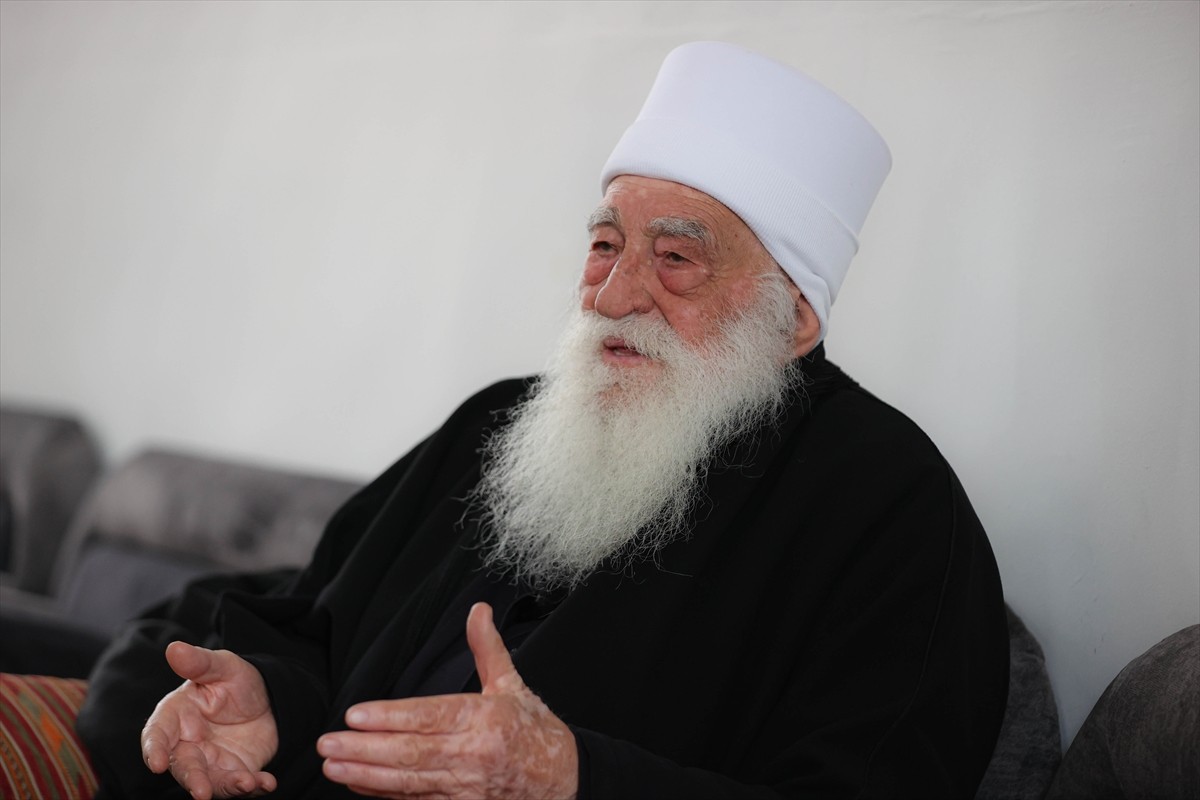 Suriye'nin güneyindeki Süveyda ilinde Dürzi topluluğunun önde gelen dini liderlerinden Hammud...