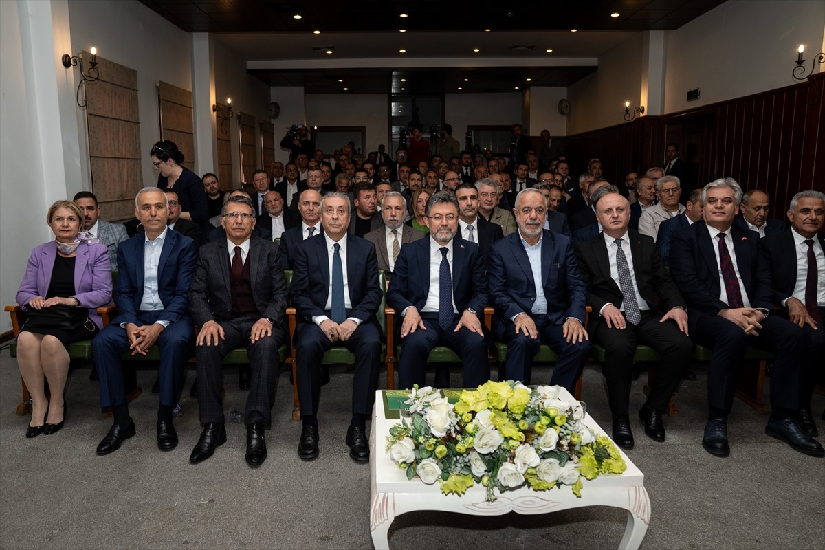 Tarım ve Orman Bakanı İbrahim Yumaklı, Ulucanlar Kültür Merkezi'nde düzenlenen "Türkiye Yüzyılında...