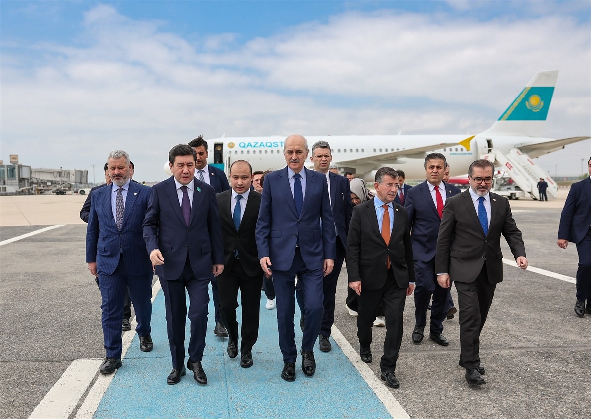 TBMM Başkanı Numan Kurtulmuş, Kazakistan Parlamentosu Meclis Başkanı Yerlan Koşanov’u Atatürk...