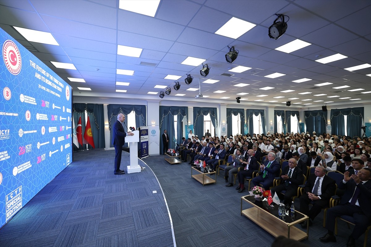 TBMM Numan Kurtulmuş, Kırgızistan'daki resmi temasları kapsamında, İslam İşbirliği Gençlik Forumu...