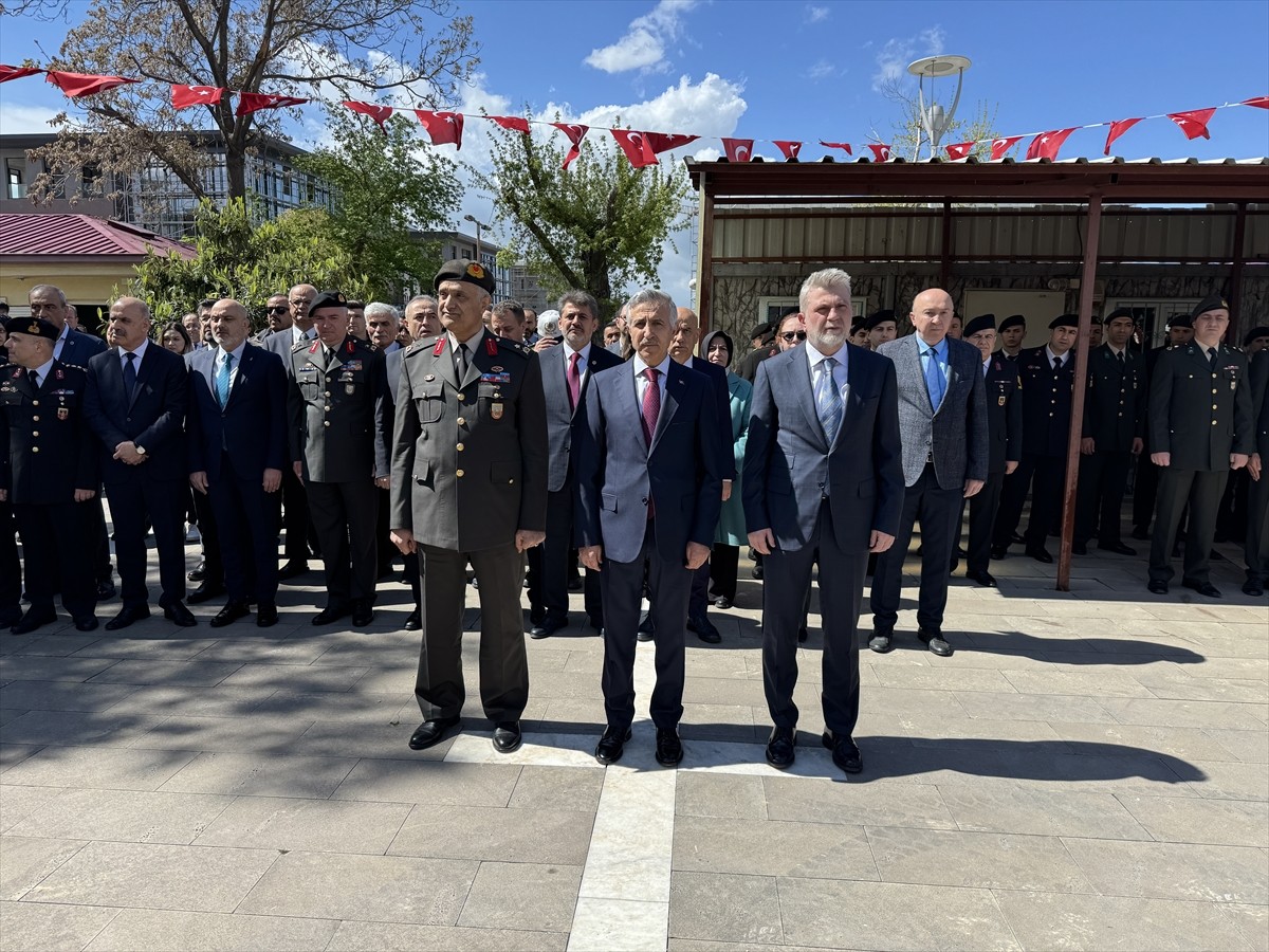 TBMM tarafından Kahramanmaraş'a "İstiklal Madalyası" verilişinin 100. yıl dönümü törenle kutlandı....