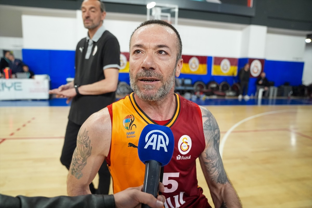 Tekerlekli Sandalye Basketbol Süper Ligi play-off finalinde 1-1'lik eşitliğin bulunduğu serinin...