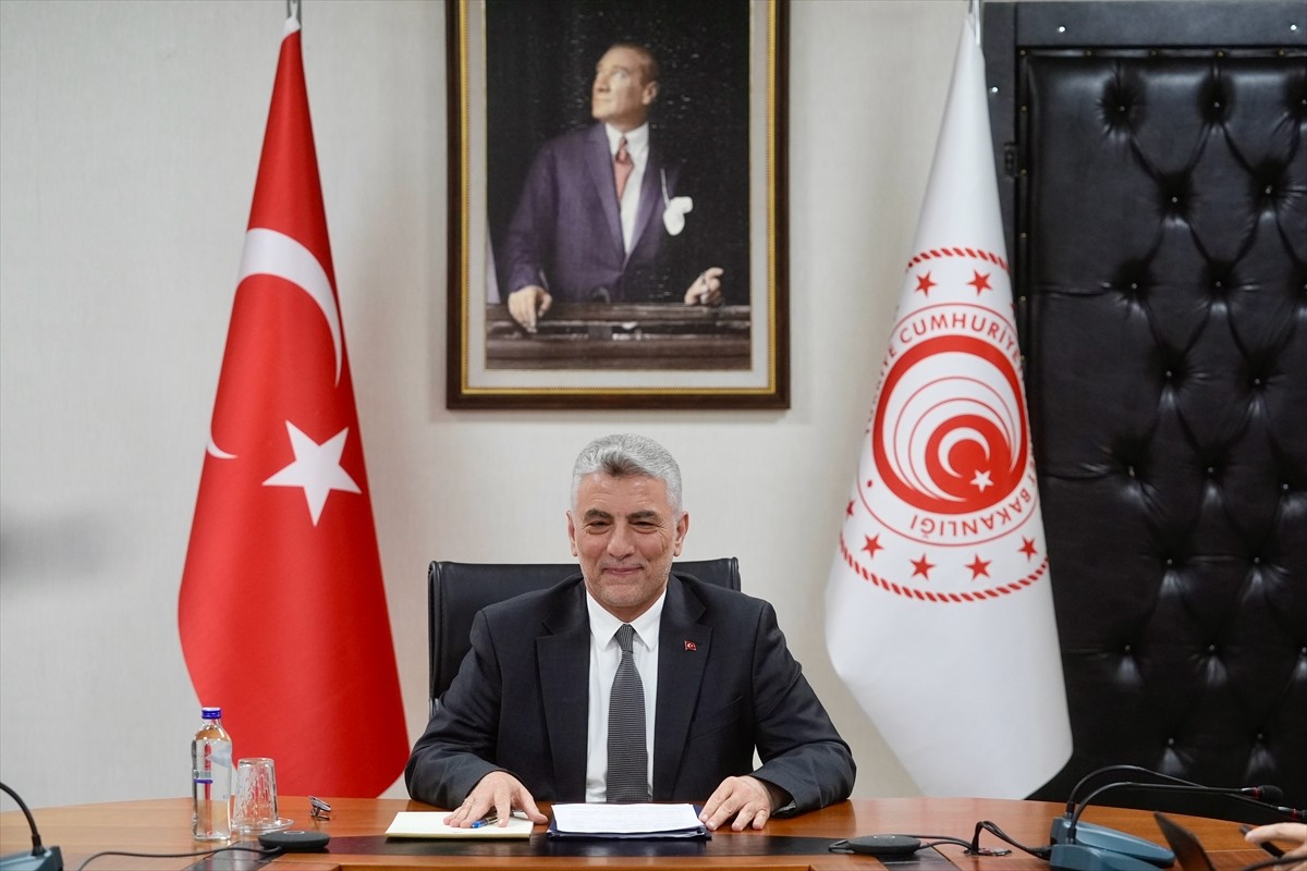 Ticaret Bakanı Ömer Bolat, ABD Ticaret Bakanı Howard Lutnick ve ABD Ticaret Temsilcisi Jamieson...