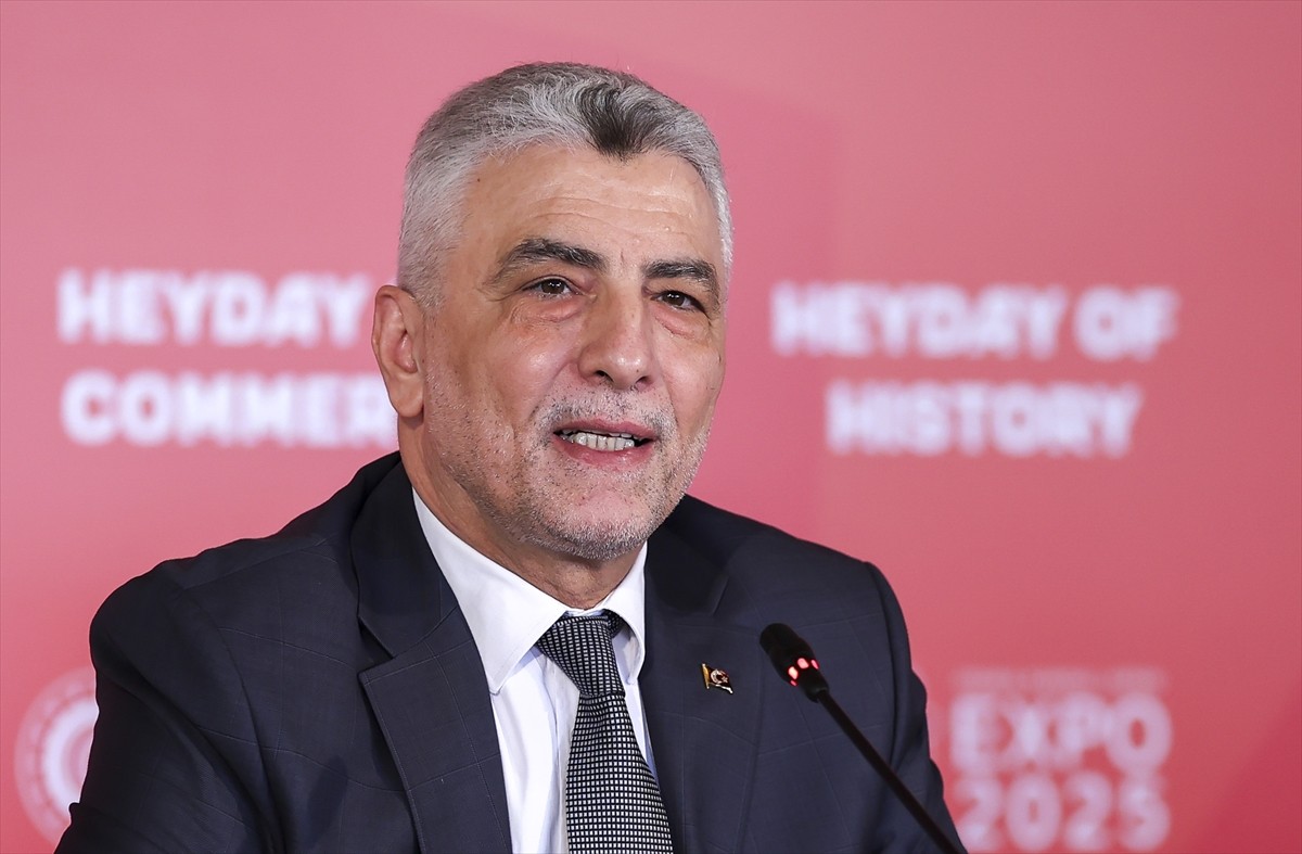 Ticaret Bakanı Ömer Bolat, İstanbul'da düzenlenen basın toplantısında 13 Nisan tarihinde...