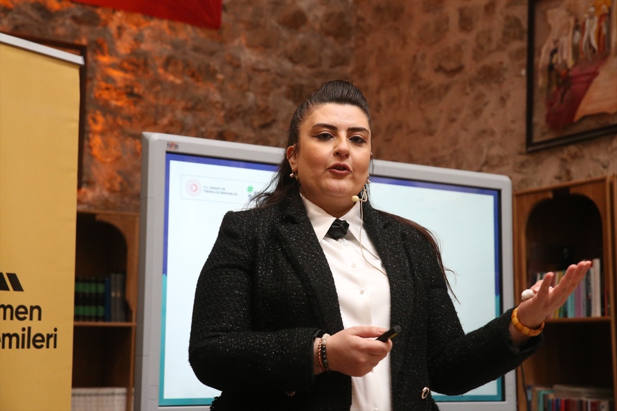 Tokat'ta, Yağıbasan Medresesi'nde, İl Milli Eğitim Müdürlüğü tarafından "Tokat Şehrinde Kültür...