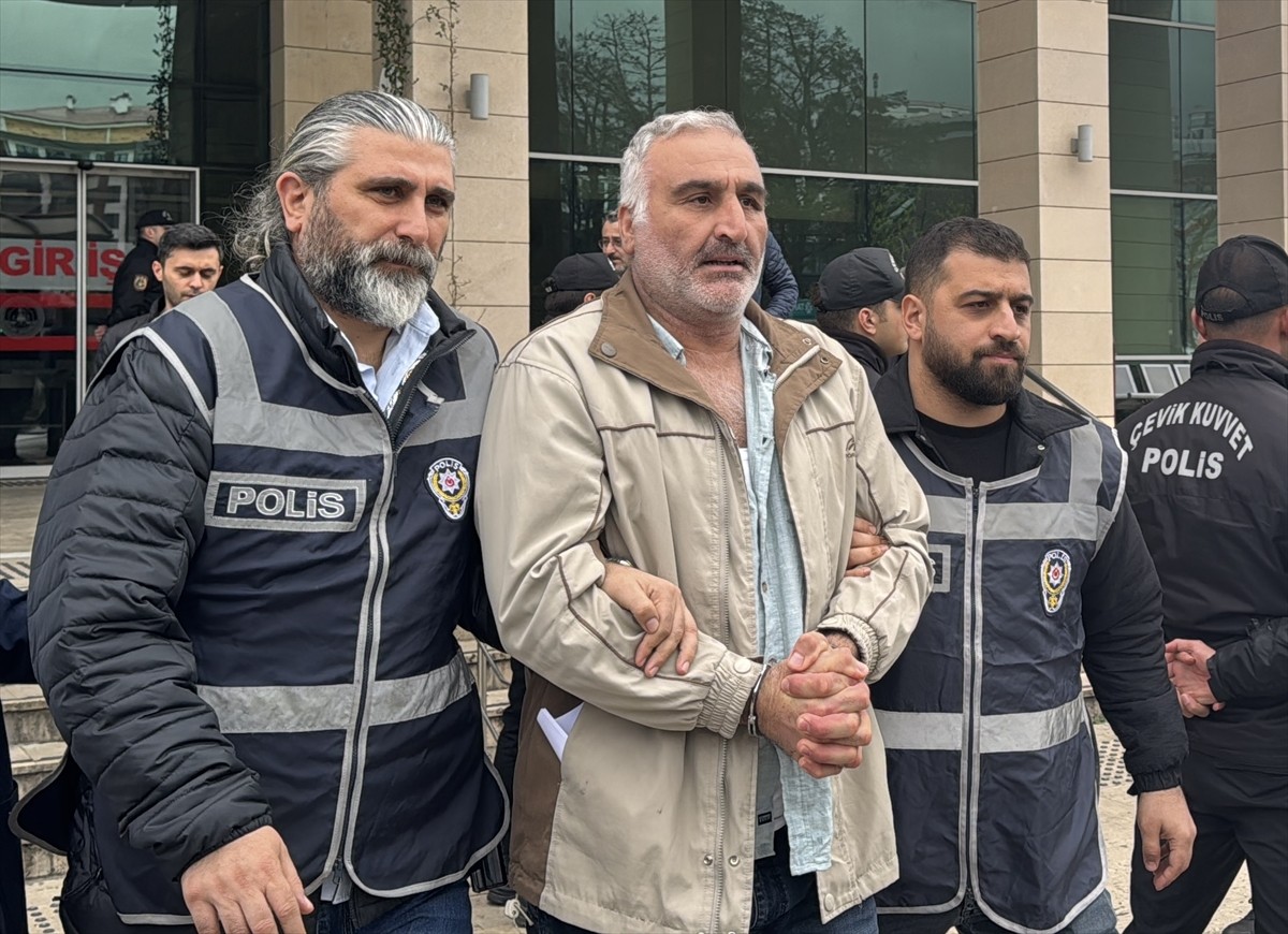 Trabzon'da, dün CHP İl Gençlik Kolları standındaki görevliyi bıçakla yaralayan zanlı...