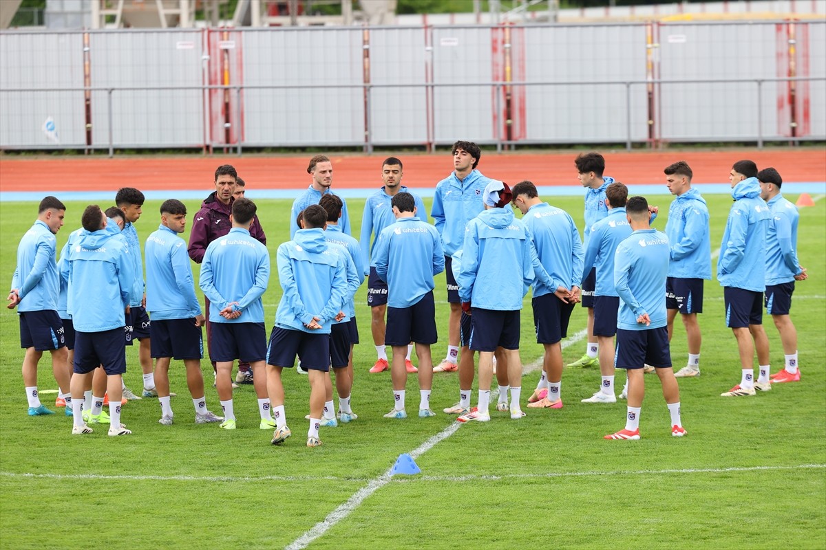 Trabzonspor 19 Yaş Altı Futbol Takımı, UEFA Gençlik Ligi'nde yarın Salzburg ile yapacağı yarı...