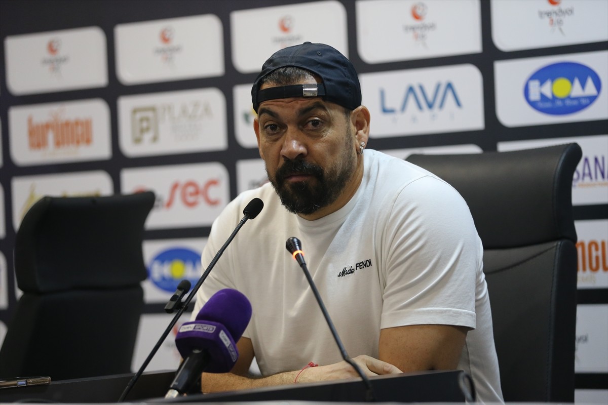 Trendyol 1. Lig'in 32. haftasında Amed Sportif Faaliyetler ile Alagöz Holding Iğdır FK, Diyarbakır...