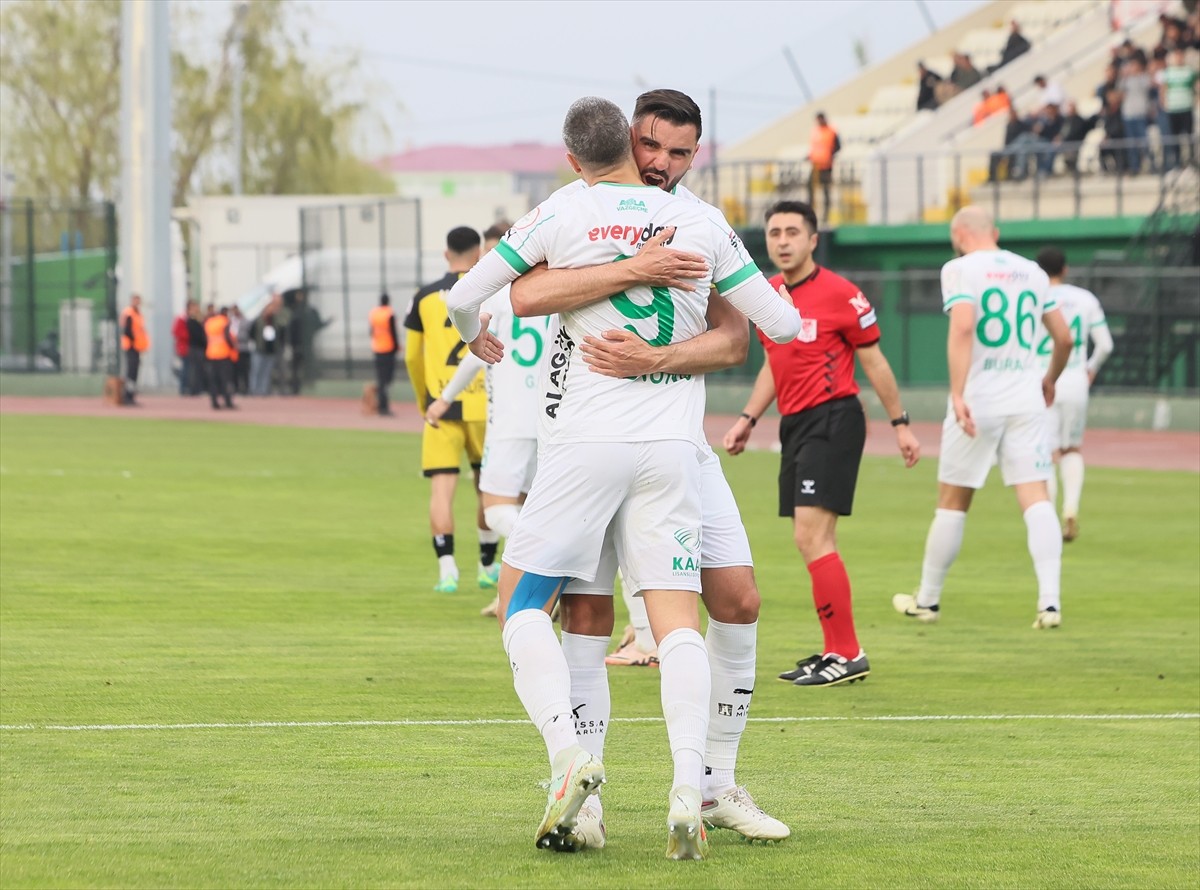 Trendyol 1. Lig'in 33. haftasında Alagöz Holding Iğdır FK ile Uğur Okulları İstanbulspor, Iğdır...