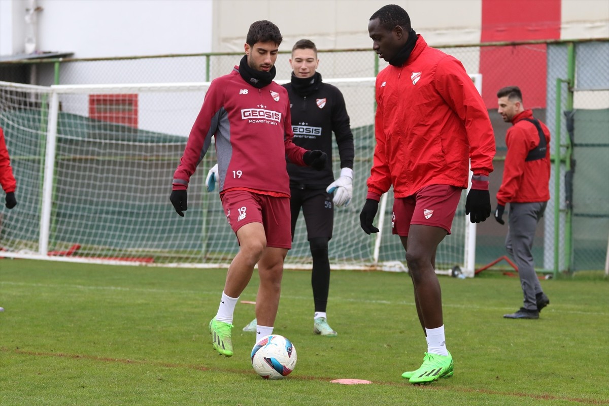 Trendyol 1. Lig'in 33. haftasında Sakaryaspor ile karşılaşacak Geosis Boluspor, hazırlıklarını...