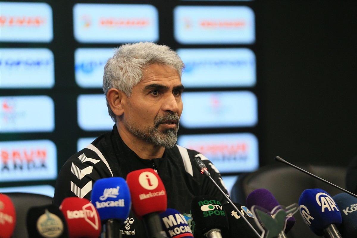 Trendyol 1. Lig'in 34. haftasında Kocaelispor ile Fitmens Gömlek Yeni Malatyaspor, Yıldız Entegre...