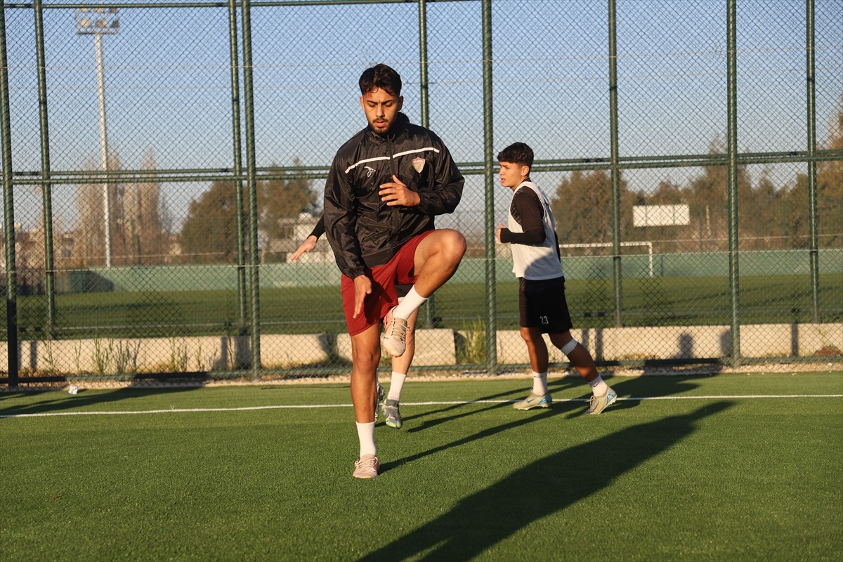 Trendyol Süper Lig'de son 3 maçını kaybeden ve küme düşme hattından çıkma umutlarını zora sokan...