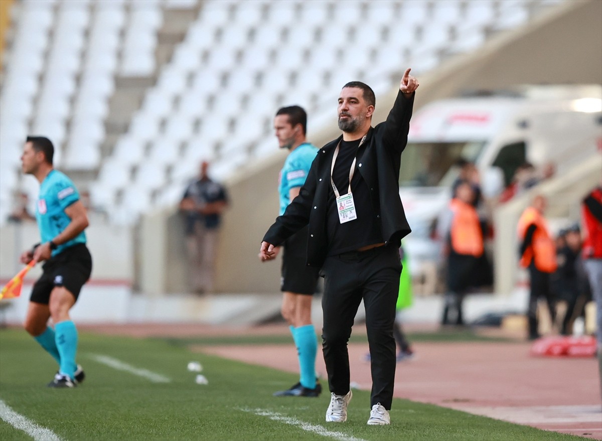 Trendyol Süper Lig'in 30. haftasında Atakaş Hatayspor ile ikas Eyüpspor, Mersin Stadyumu'nda...