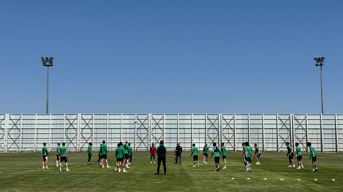 Trendyol Süper Lig'in 32. haftasında 18 Nisan Cuma günü deplasmanda Atakaş Hatayspor ile...
