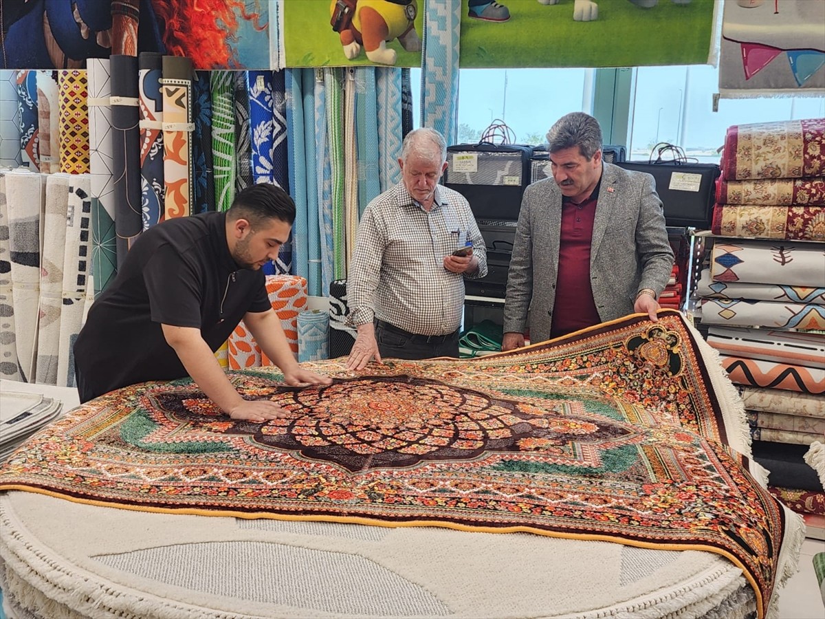 Türkiye'nin halı ihracatının yaklaşık yüzde 69'unu gerçekleştiren Güneydoğulu ihracatçılar, Orta...