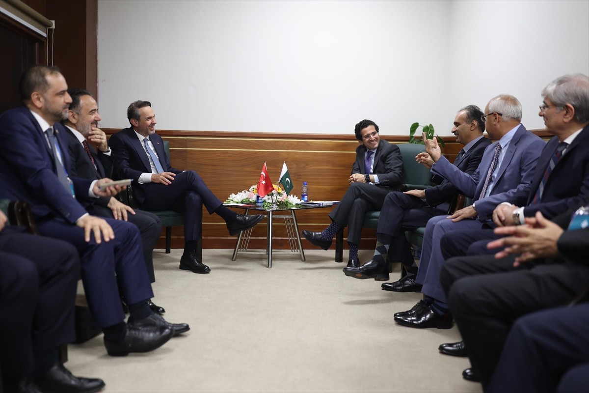 Türkiye'nin yurt dışında petrol ve doğal gaz aramaya yönelik adımları kapsamında, Oruç Reis Sismik...